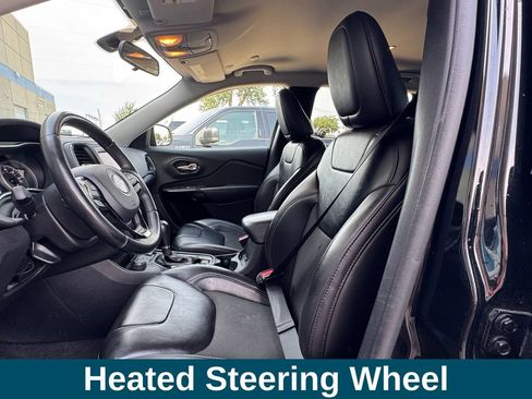 Used 2020 Jeep Cherokee Latitude Plus AWD/4WD image 19