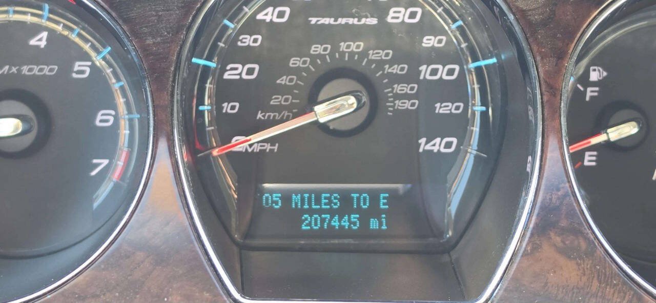 Used 2011 Ford Taurus SEL w/ 201A Rapid Spec Order Code FWD image 9