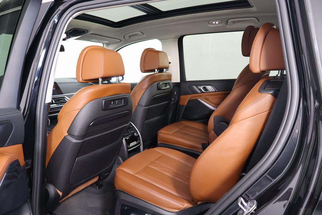 Used 2019 BMW X7 xDrive40i w/ Luxury Seating Package AWD/4WD image 11