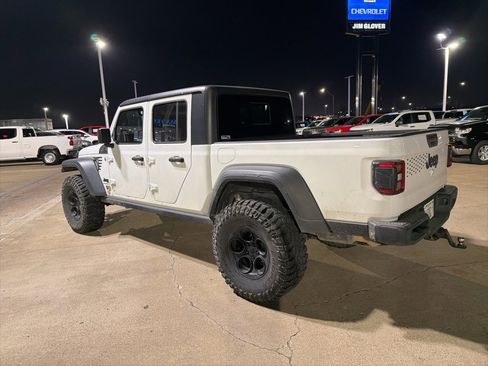 Used 2020 Jeep Gladiator Sport w/ Quick Order Package 24S image 5