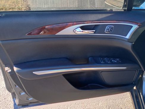 Used 2016 Lincoln MKZ Hybrid image 11