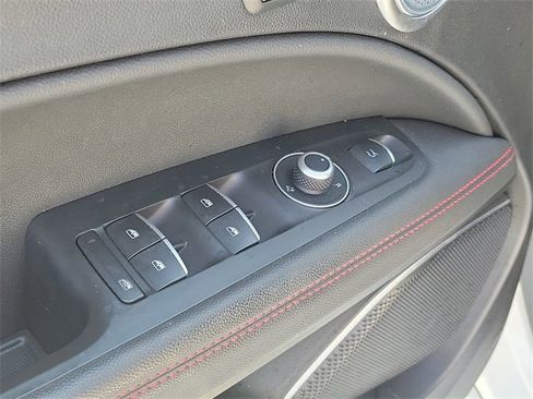 Used 2023 Alfa Romeo Stelvio Estrema image 23