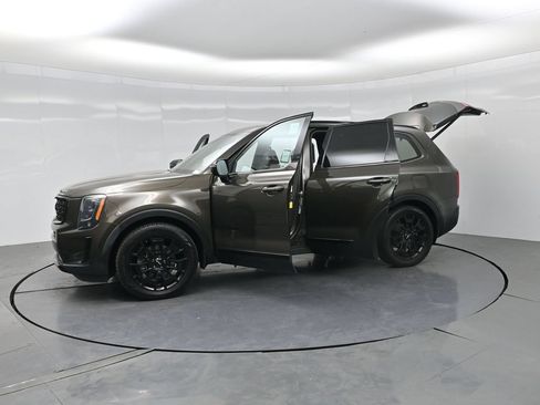 Used 2022 Kia Telluride SX w/ SX Prestige Package AWD/4WD image 37