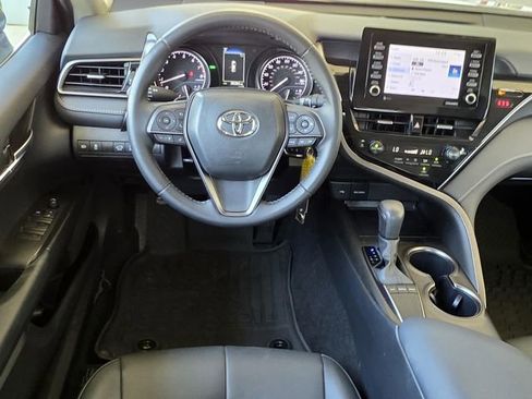 Used 2024 Toyota Camry SE image 12