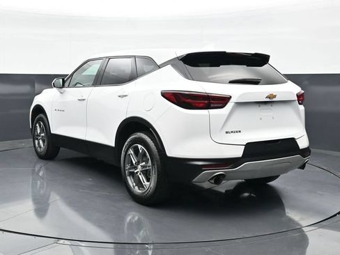 Used 2025 Chevrolet Blazer LT FWD image 8