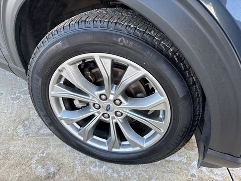 Used 2022 Ford Explorer XLT w/ Equipment Group 202A image 38