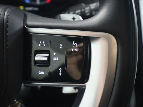 Used 2023 Land Rover Range Rover SE image 12