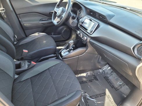 Used 2018 Nissan Kicks S image 20