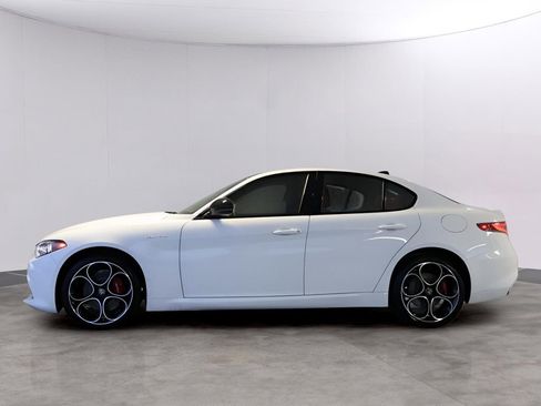 New 2025 Alfa Romeo Giulia AWD image 4