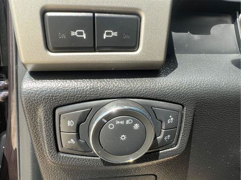Used 2020 Ford F150 Lariat w/ Equipment Group 502A Luxury AWD/4WD image 39