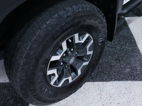 Used 2023 Toyota Tacoma TRD Off-Road image 32