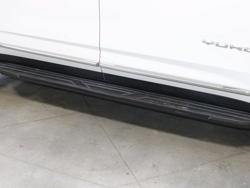 Used 2021 GMC Yukon XL SLT RWD image 12