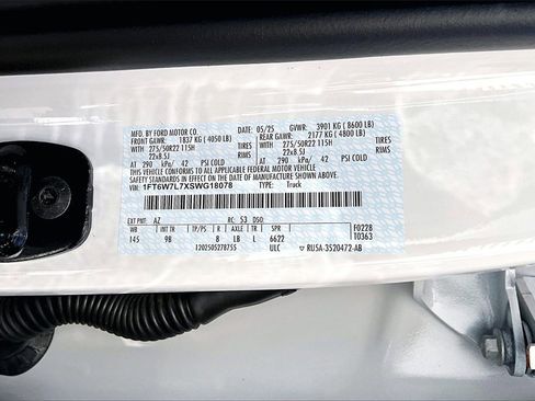 Used 2025 Ford F150 Lightning Platinum image 36