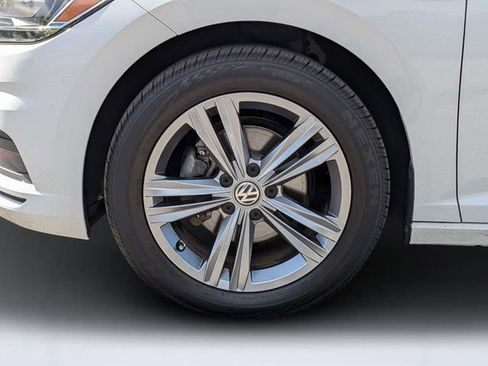 Used 2019 Volkswagen Jetta R-Line FWD image 11