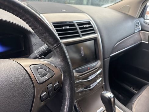 Used 2013 Lincoln MKX FWD image 9