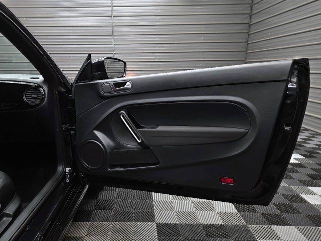 Used 2018 Volkswagen Beetle 2.0T S w/ Style & Comfort Package For S FWD image 30