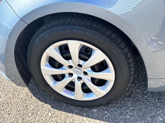 Used 2025 Toyota Corolla LE FWD image 18
