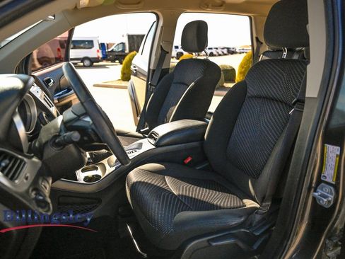 Used 2018 Dodge Journey SE w/ Popular Equipment Group image 10