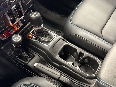 Used 2024 Jeep Wrangler Unlimited Rubicon 4xe image 24