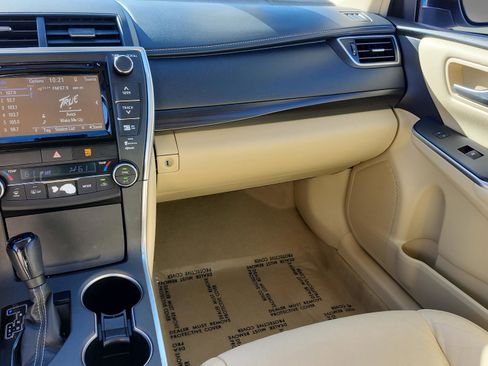 Used 2015 Toyota Camry XLE image 14