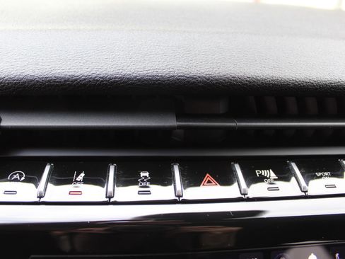 Used 2024 Jeep Grand Cherokee L Laredo image 43