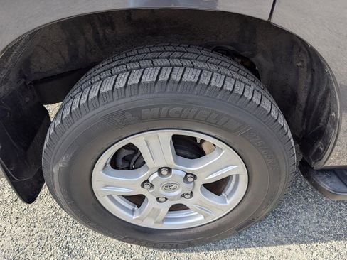 Used 2015 Toyota Sequoia SR5 w/ Premium Package image 6