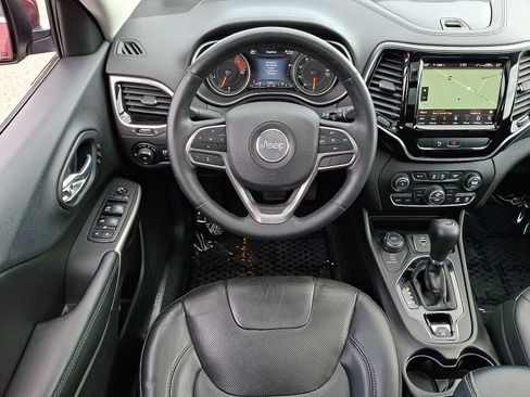 Used 2019 Jeep Cherokee Limited image 11