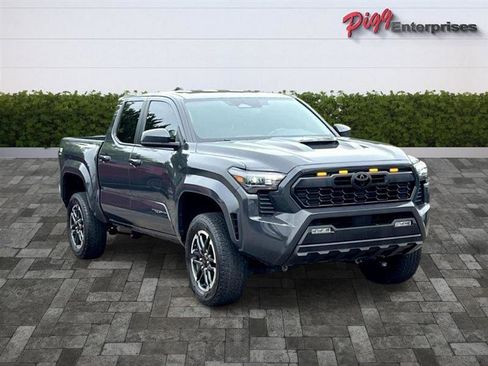 Used 2024 Toyota Tacoma TRD Sport image 8