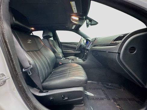 Used 2017 Chrysler 300 S image 19