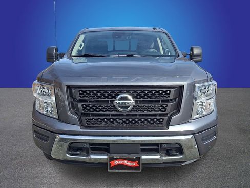 Used 2021 Nissan Titan SV w/ SV Convenience Package image 2