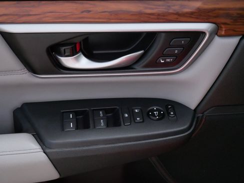Used 2020 Honda CR-V Touring image 19