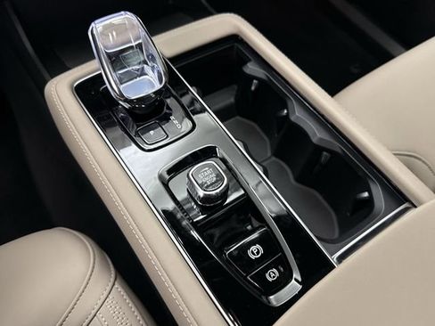 New 2026 Volvo XC90 B6 Plus w/ Protection Package Premier image 22