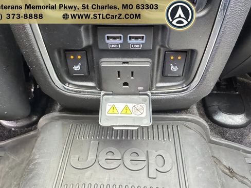 Used 2015 Jeep Grand Cherokee Overland w/ Advanced Technology Group image 16