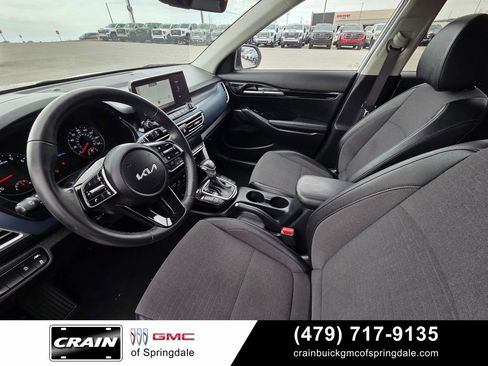 Used 2023 Kia Seltos S w/ Navigation Package FWD image 10