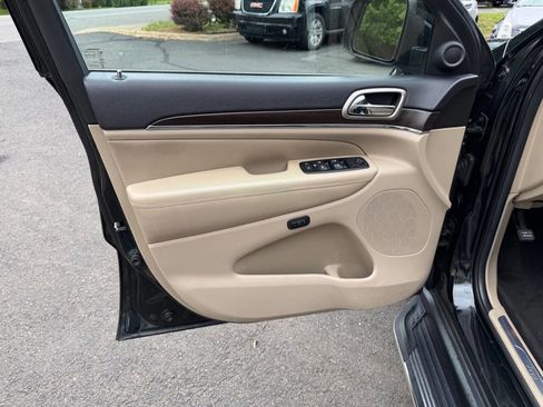 Used 2014 Jeep Grand Cherokee Limited AWD/4WD image 10