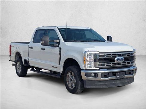 Used 2026 Ford F250 XLT AWD/4WD image 3