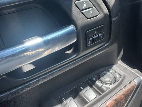 Used 2020 GMC Sierra 2500 Denali w/ Denali Ultimate Package AWD/4WD image 18