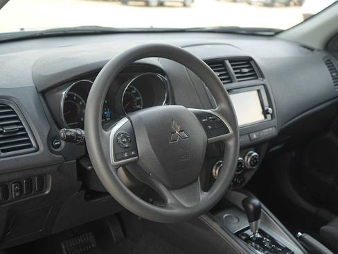 Used 2022 Mitsubishi Outlander Sport ES FWD image 2