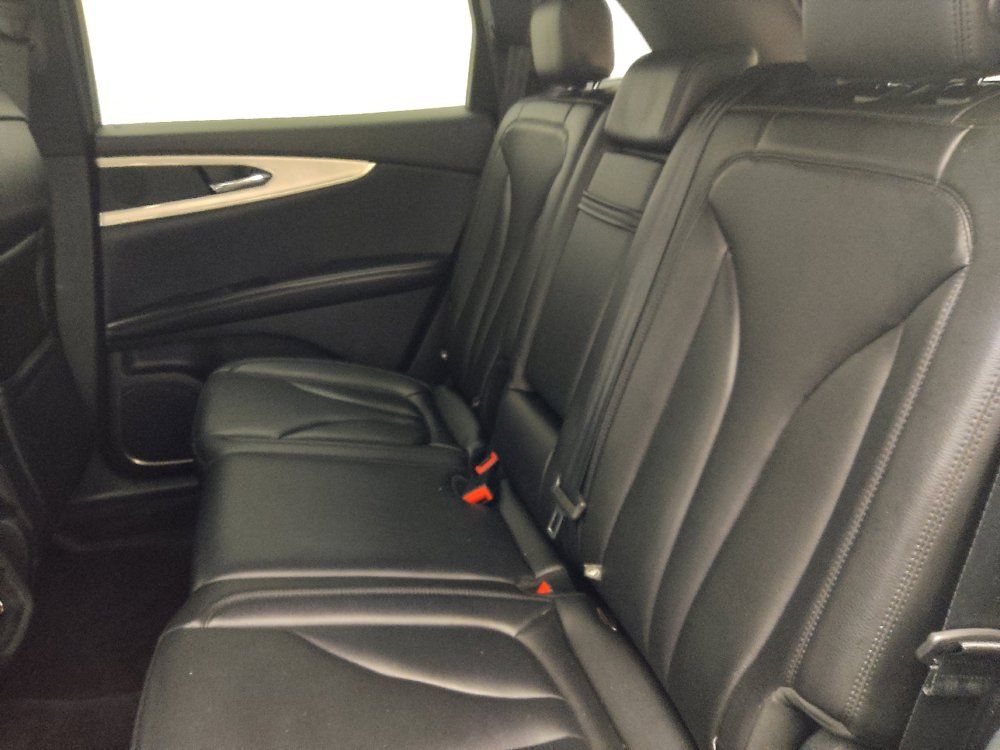 Used 2017 Lincoln MKX Premiere FWD image 18