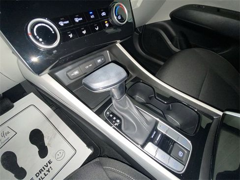 Used 2024 Hyundai Tucson SE image 19