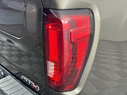 Used 2021 GMC Sierra 2500 AT4 w/ AT4 Preferred Package image 32