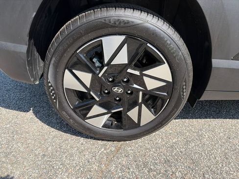 Used 2025 Hyundai Kona SEL FWD image 11