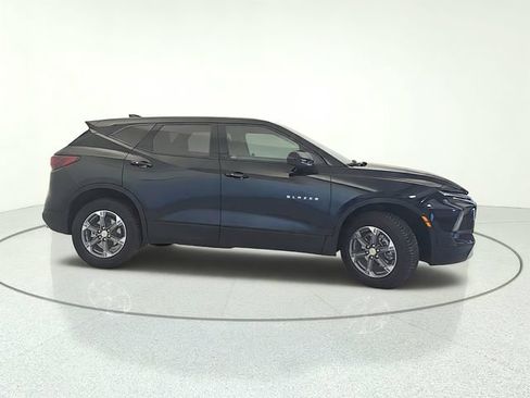 Used 2025 Chevrolet Blazer LT AWD/4WD image 7