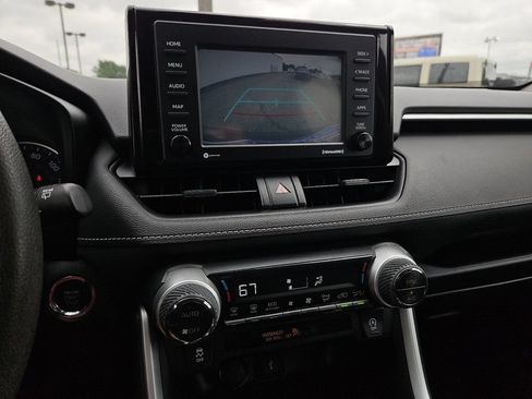 Used 2020 Toyota RAV4 XLE w/ All Weather Liner Package AWD/4WD image 21