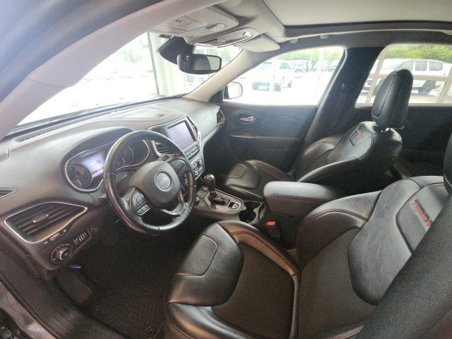 Used 2021 Jeep Cherokee Trailhawk w/ Sun, Sound & Nav Group AWD/4WD image 22