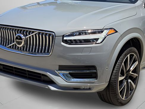 New 2025 Volvo XC90 B6 Plus w/ Protection Package Premier AWD/4WD image 36