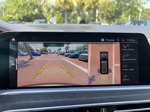 Used 2021 BMW X7 xDrive40i w/ Premium Package AWD/4WD image 25