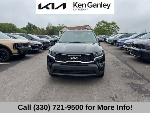 Used 2022 Kia Sorento LX AWD/4WD image 3