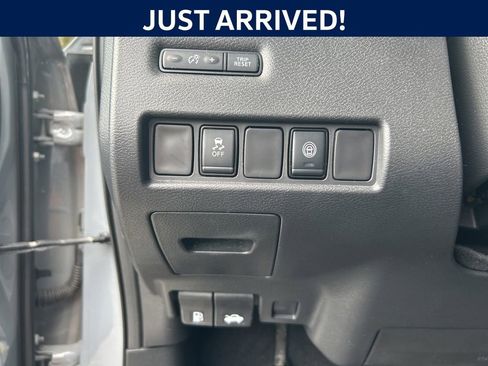 Used 2022 Nissan Murano SV w/ SV Midnight Edition Package FWD image 13