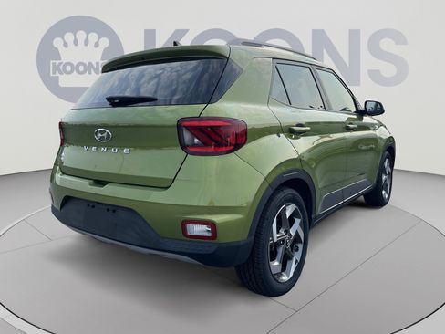 Used 2022 Hyundai Venue SEL FWD image 16